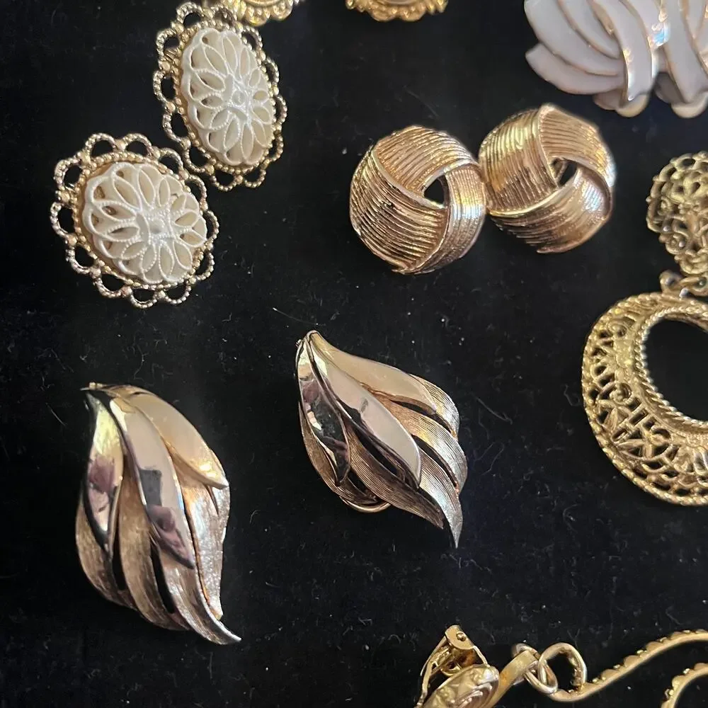 Vintage collectors lot of 7 pair gold and white pearl and filigree clip earrings